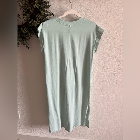 A. New. Day. t-shirt dress - Picture 2 of 2
